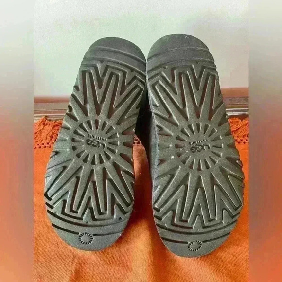 UGG boots - Picture 5 of 9